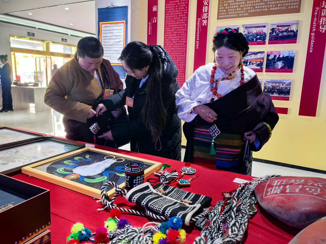 展览12(1).png 展览12(1).png