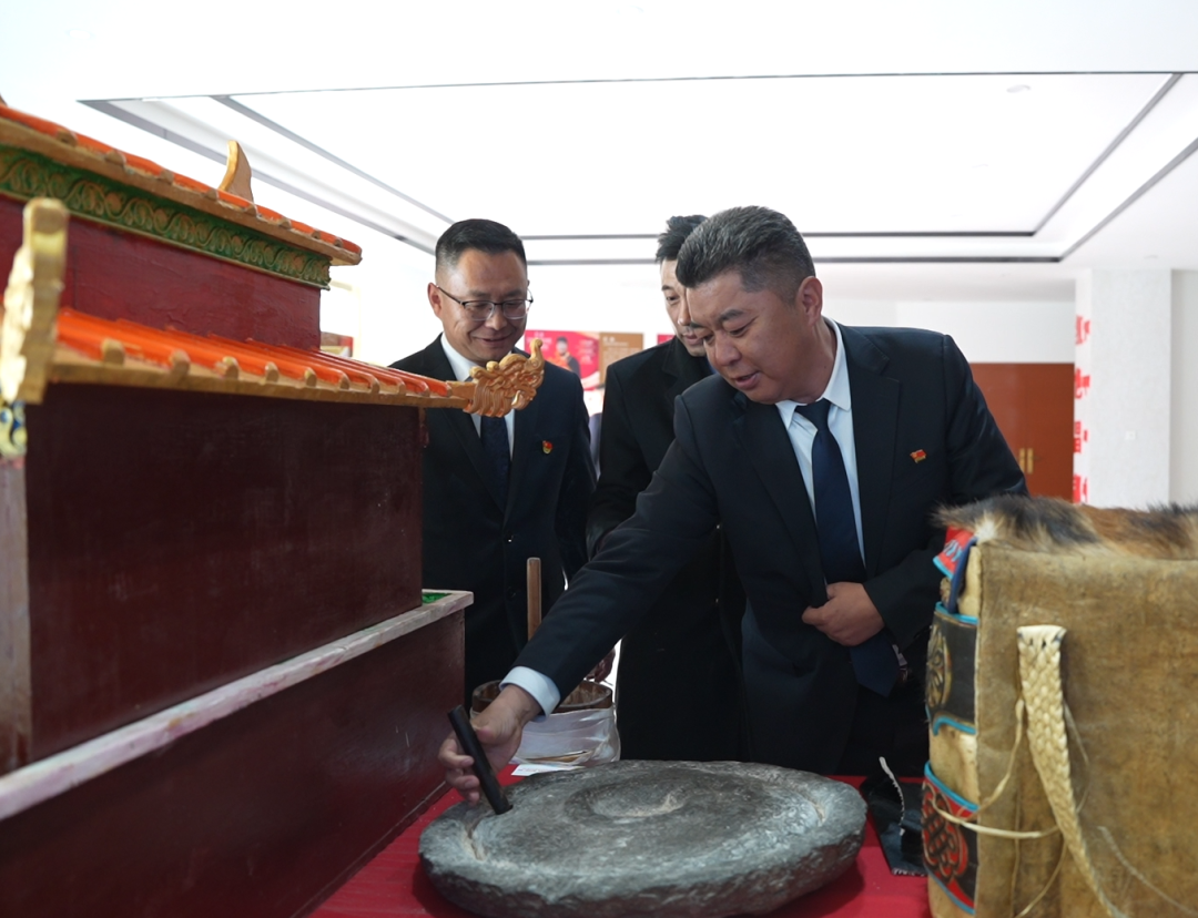 展览3.png 展览3.png